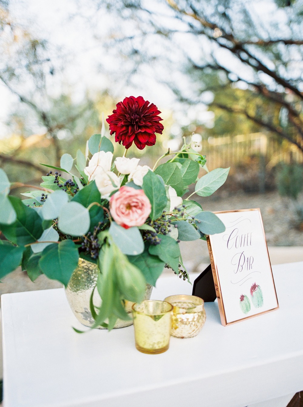cozy-estate-wedding-with-modern-earthy