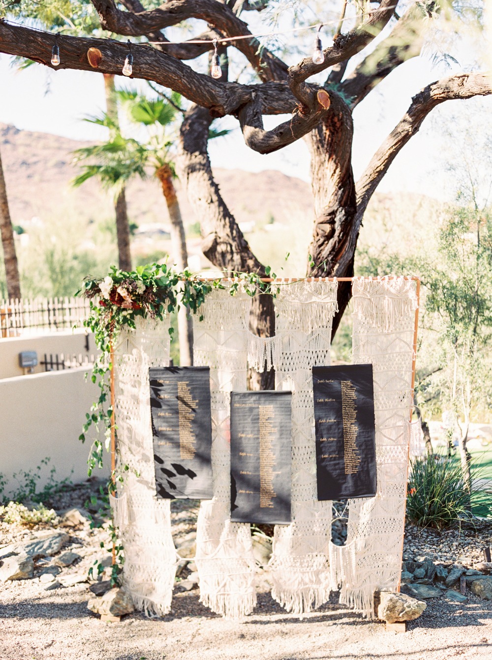 cozy-estate-wedding-with-modern-earthy