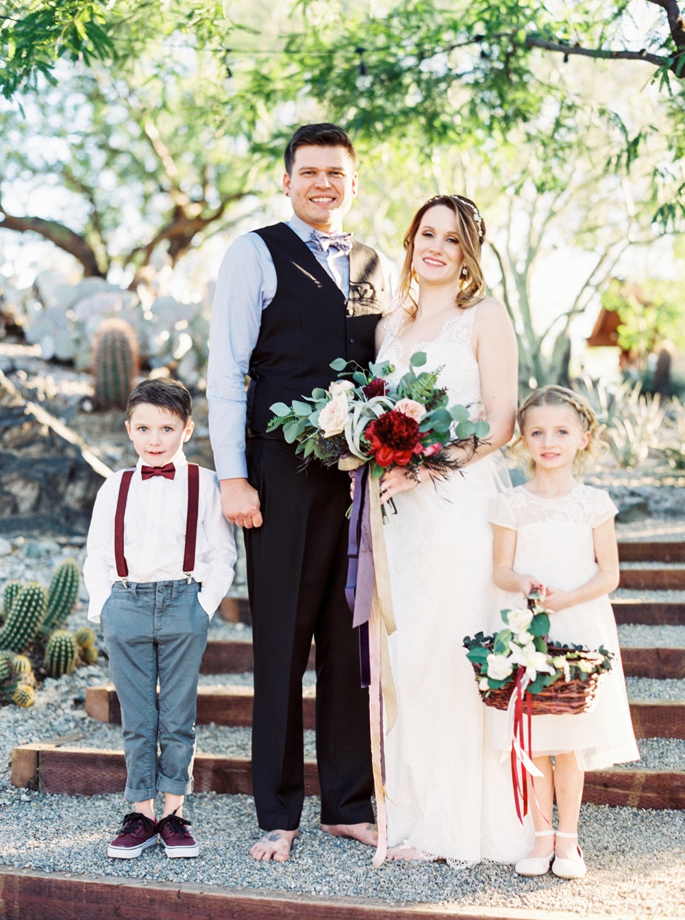 cozy-estate-wedding-with-modern-earthy