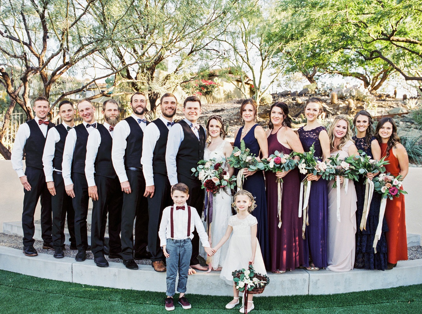 cozy-estate-wedding-with-modern-earthy