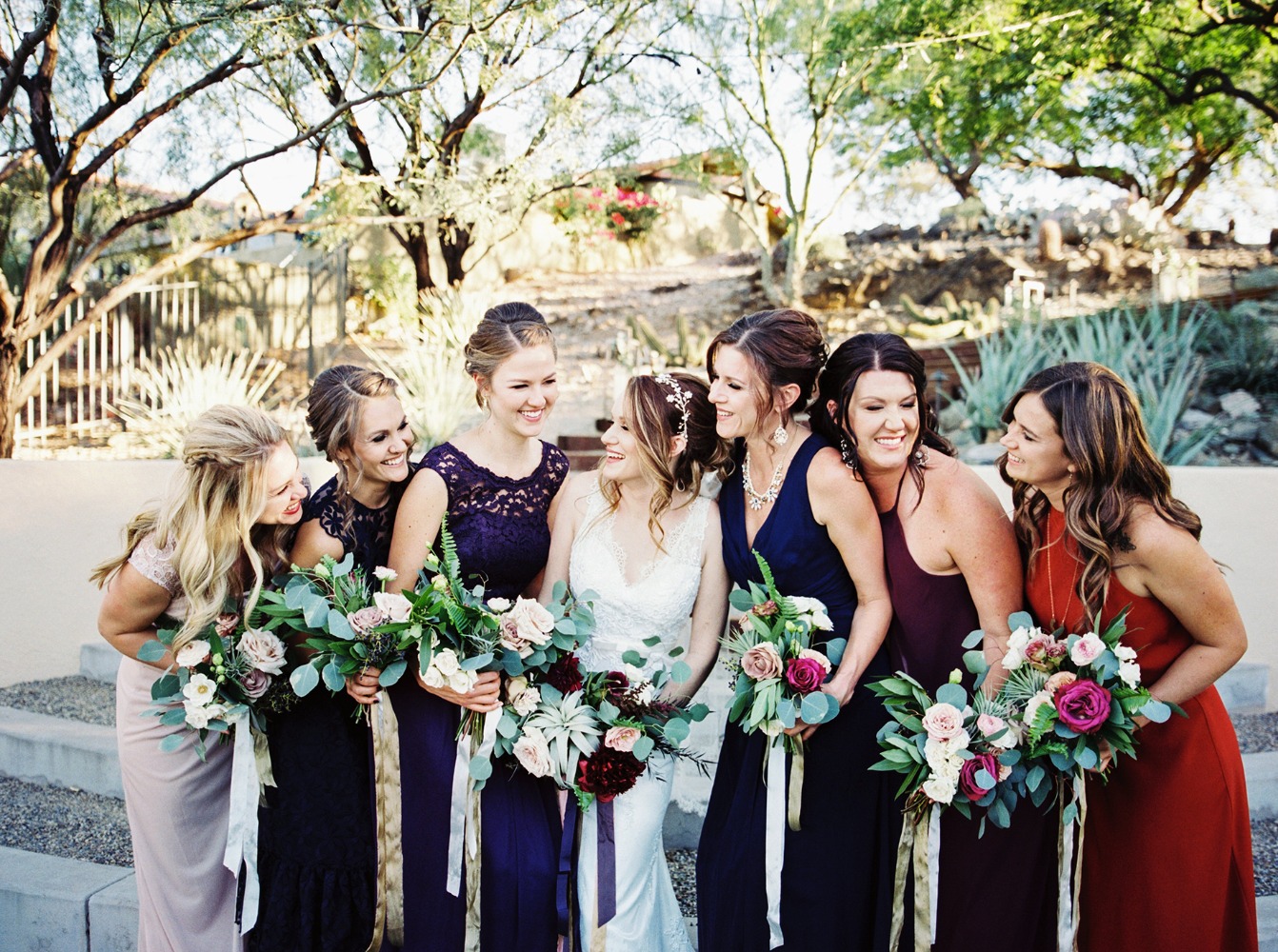 cozy-estate-wedding-with-modern-earthy