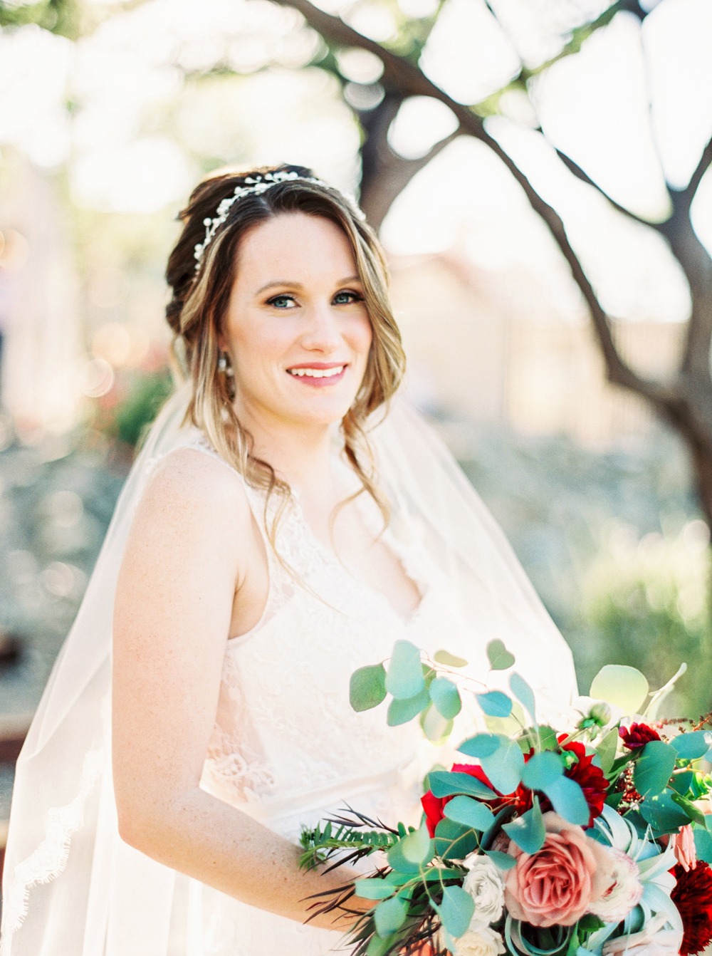 cozy-estate-wedding-with-modern-earthy