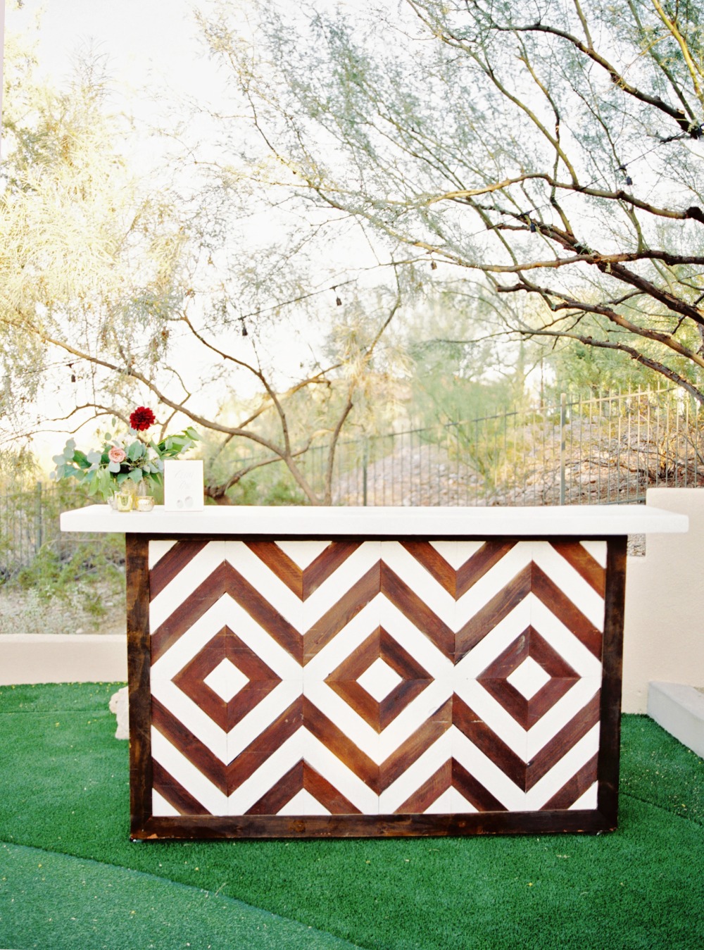 cozy-estate-wedding-with-modern-earthy