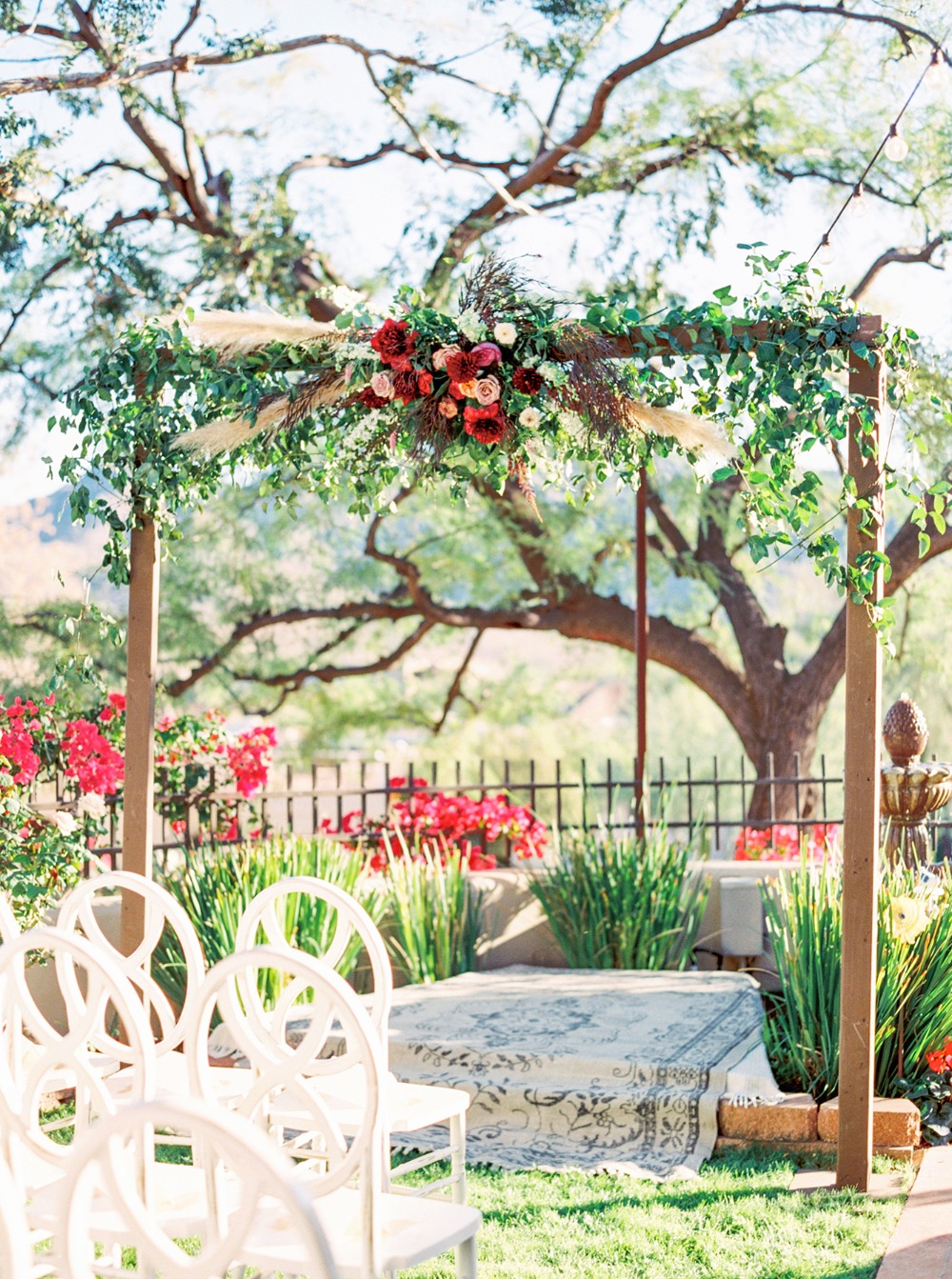 cozy-estate-wedding-with-modern-earthy