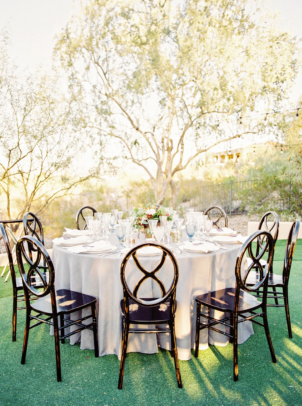 cozy-estate-wedding-with-modern-earthy