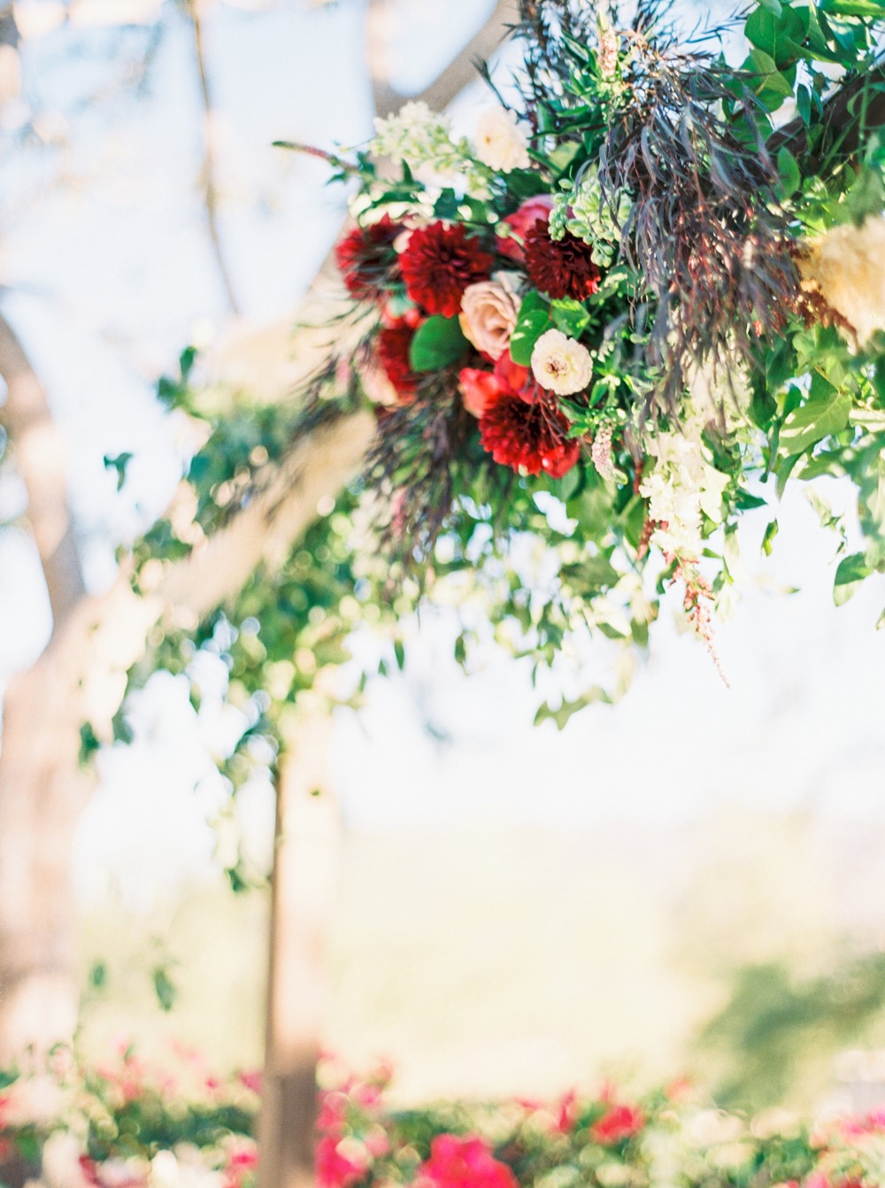 cozy-estate-wedding-with-modern-earthy
