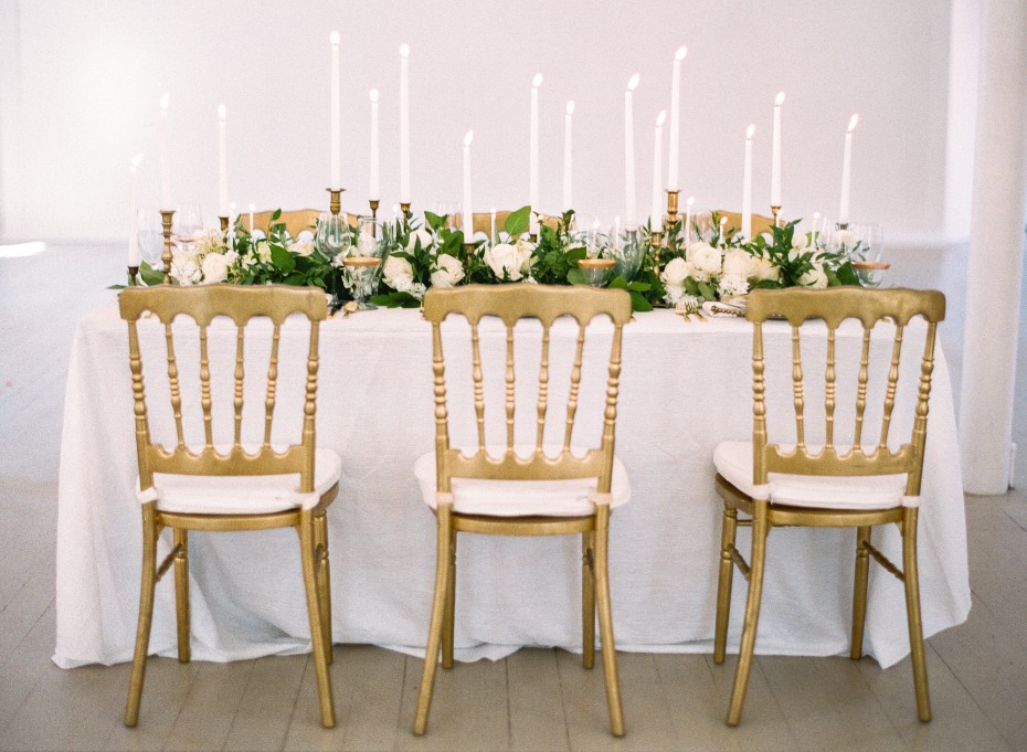 white and gold wedding decor ideas