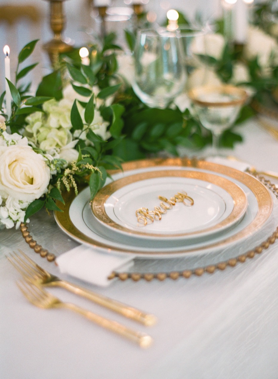gold glam style for your place setting