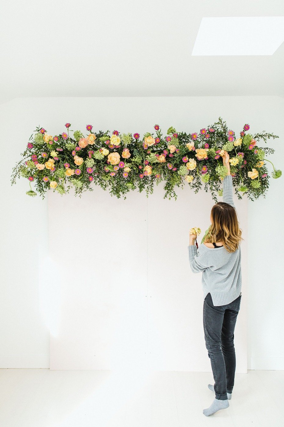 how to build a flower photo booth backdrop
