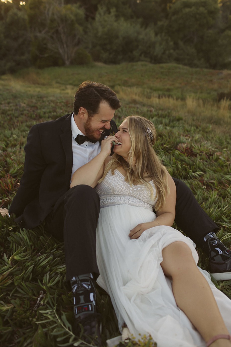 cute and candid wedding photo style