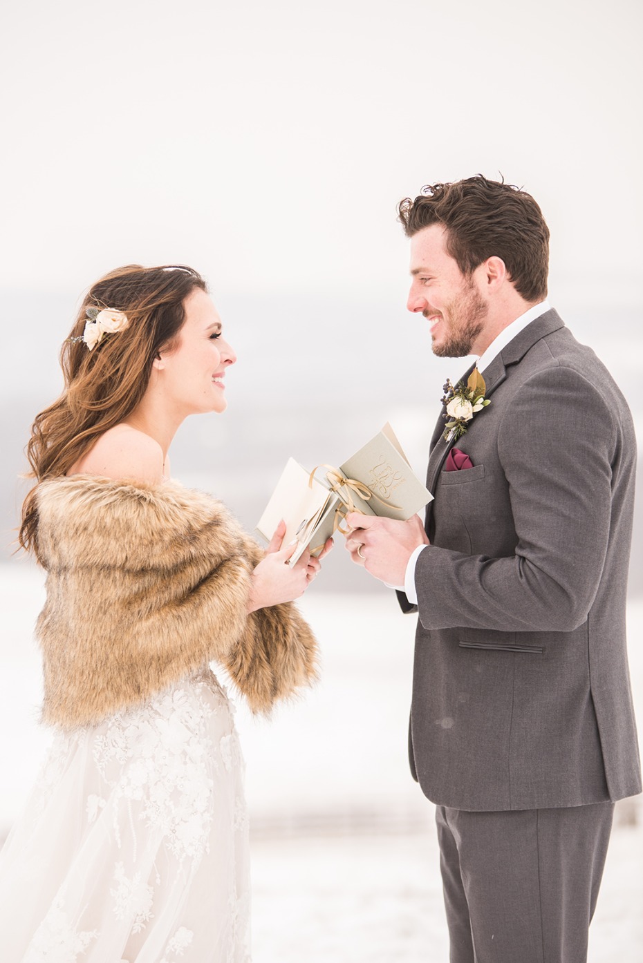 tying the knot in a winter wonderland