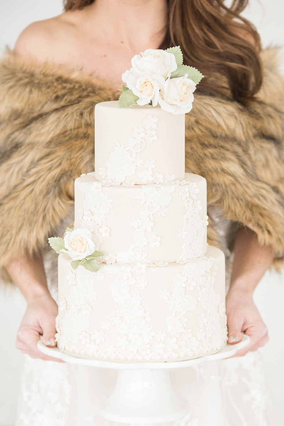 lace inspired wedding cake