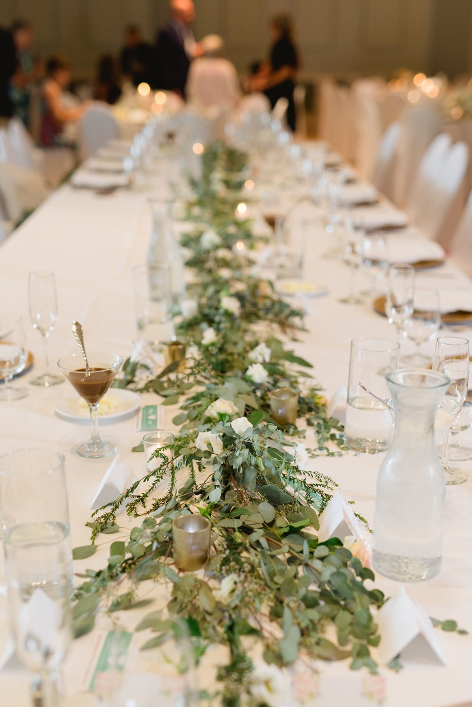 greenery garland wedding table centerpiece
