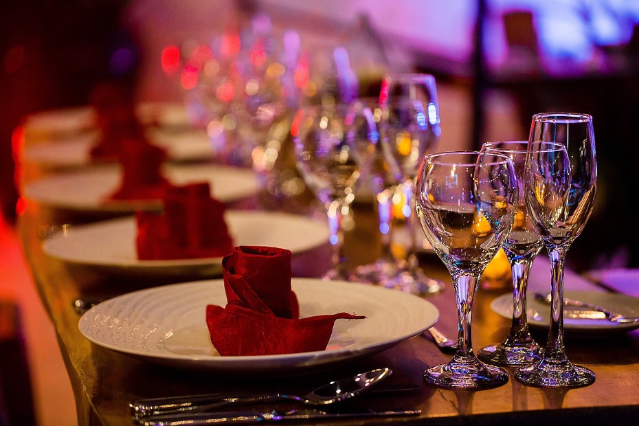elegant wedding place settings for you reception