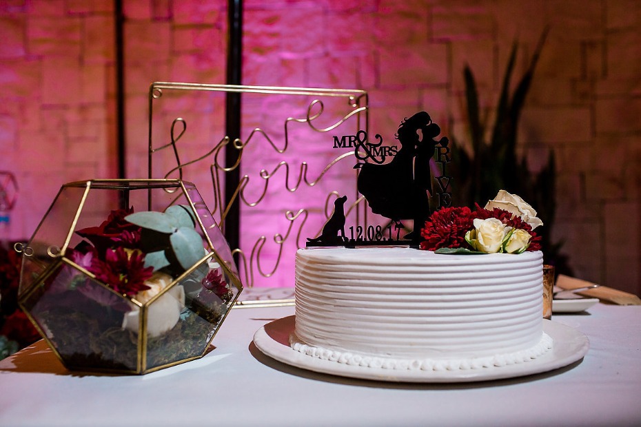 simple and elegant wedding cake
