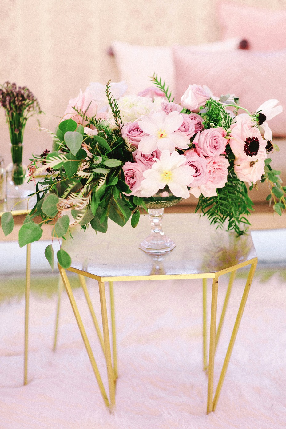 gold and pink bridesmaid lounge