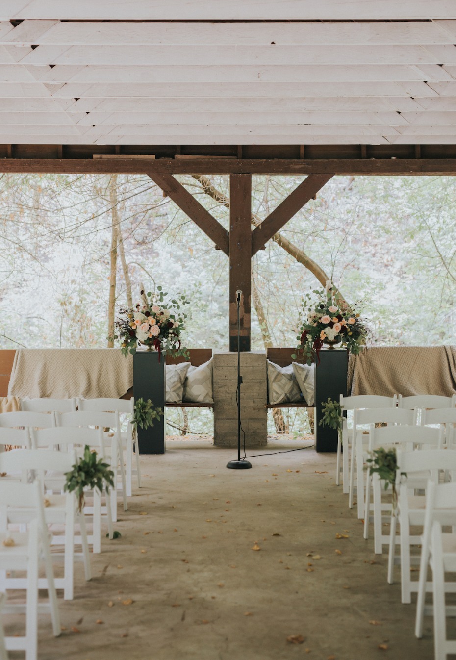rustic and simple wedding ceremony