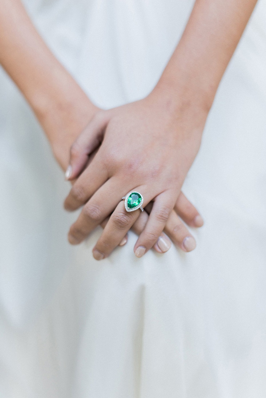 pear shaped emerald wedding ring