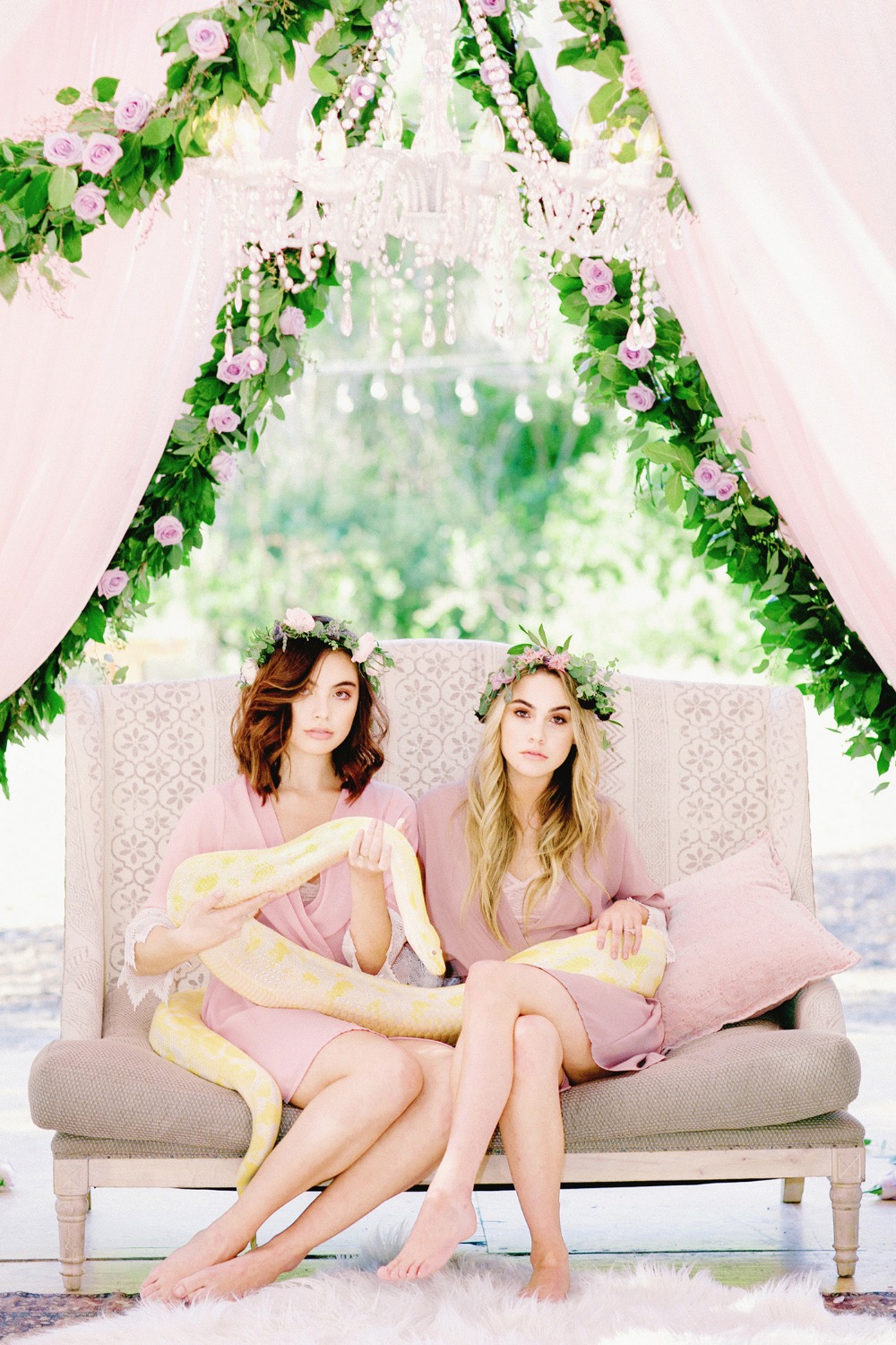 this-untamed-wedding-shoot-is-g-l-a-m