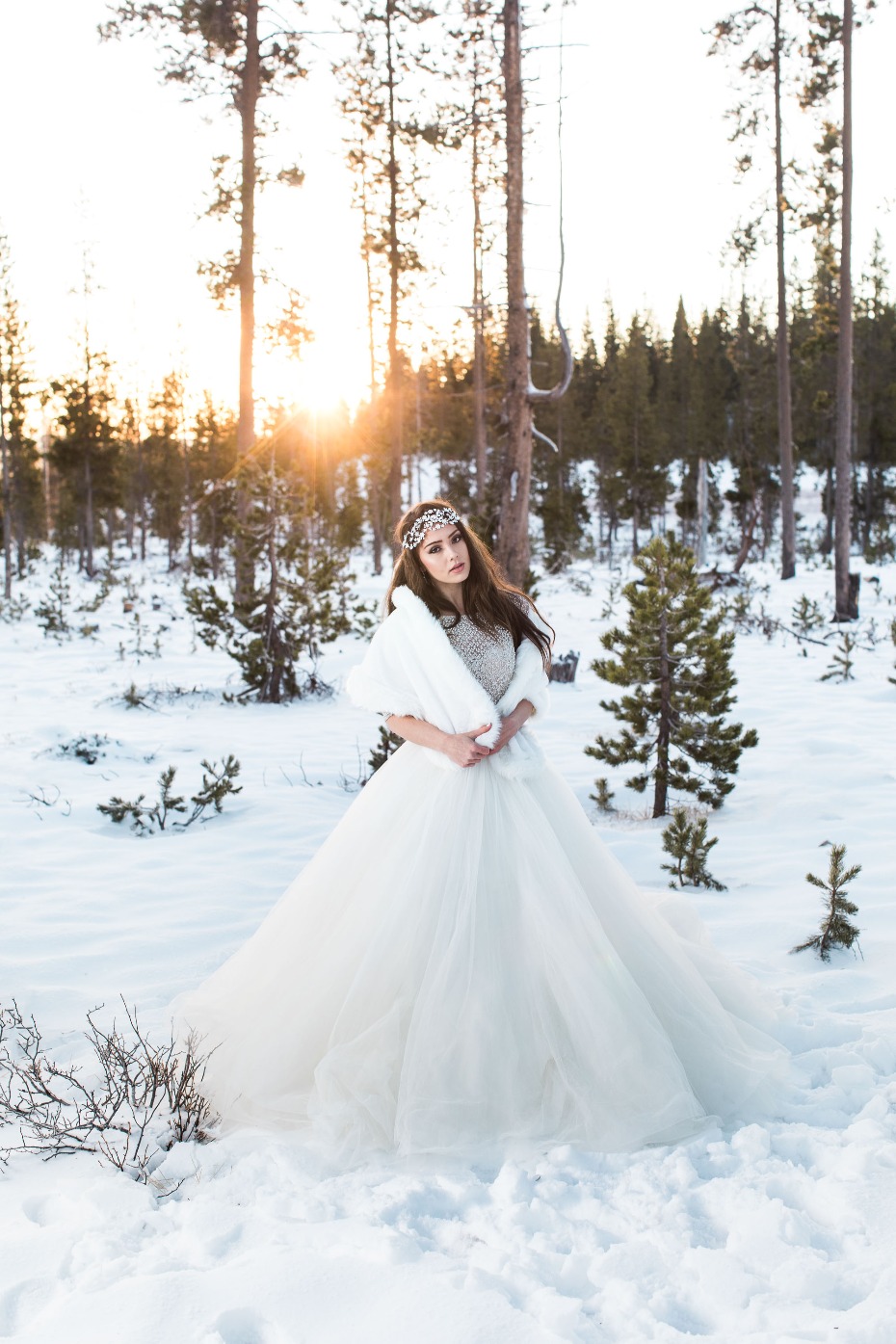 Glam bride in the snow
