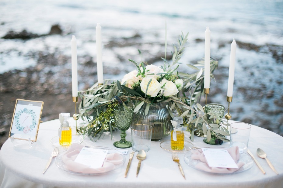 White, green and blush sweetheart table