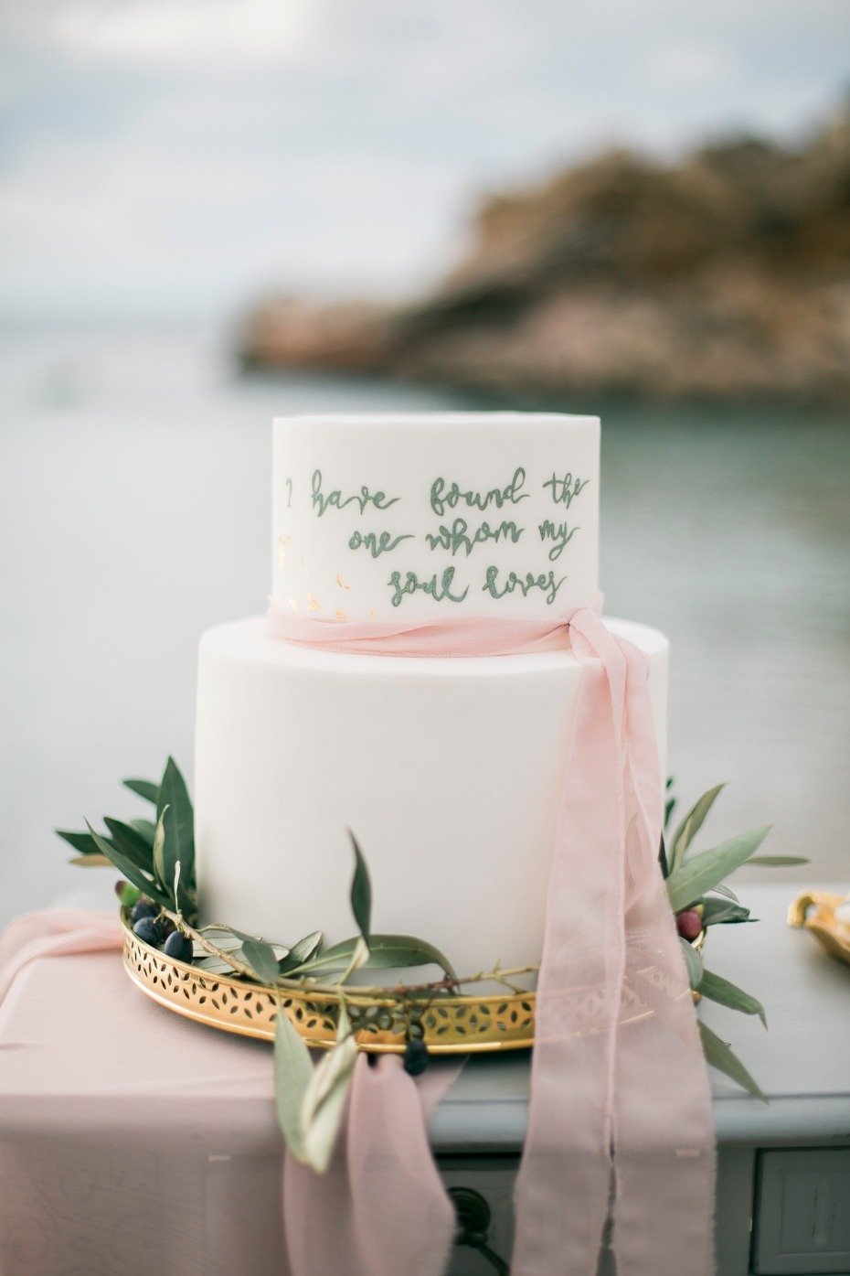 Love quote wedding cake
