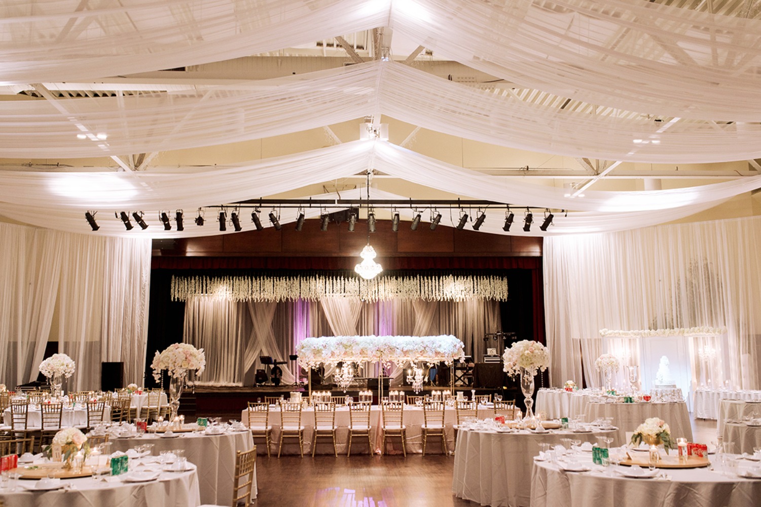 a-glam-ballroom-wedding-in-alabama