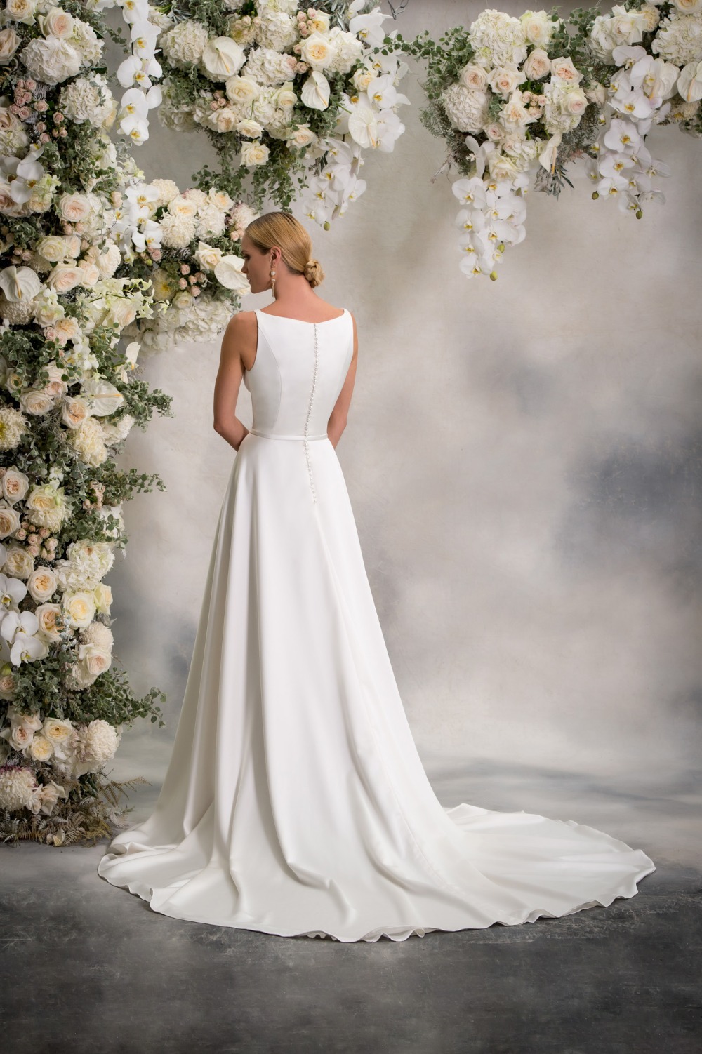 anna-georgina-gowns-are-an-ode-to