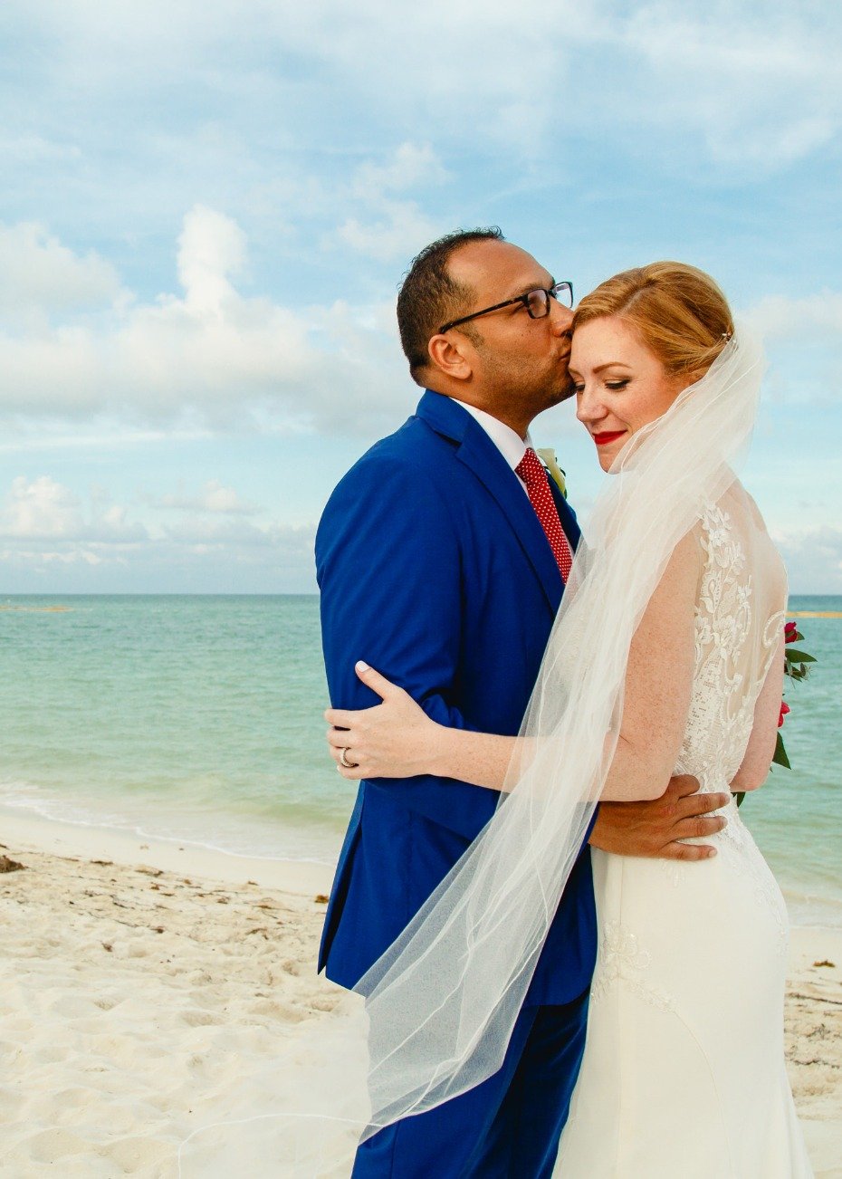 Romantic and colorful beach wedding in Mexico