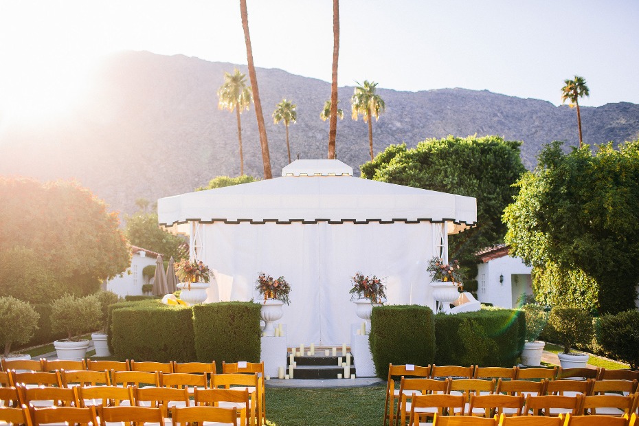 Modern outdoor wedding at the Avalon in Palm Springs