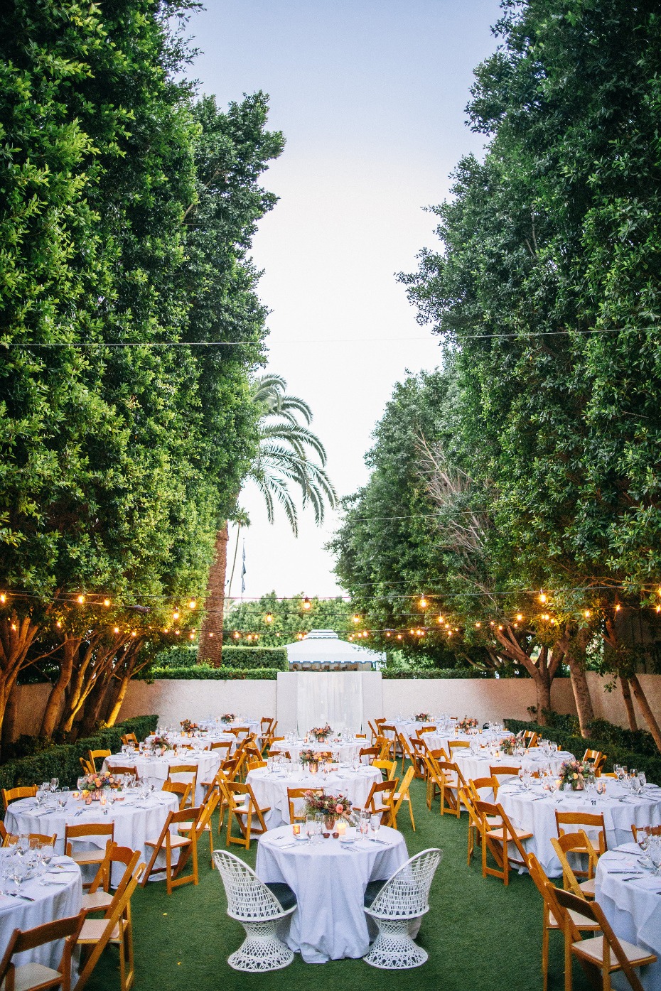 Beautiful outdoor reception at the Avalon in Palm Springs