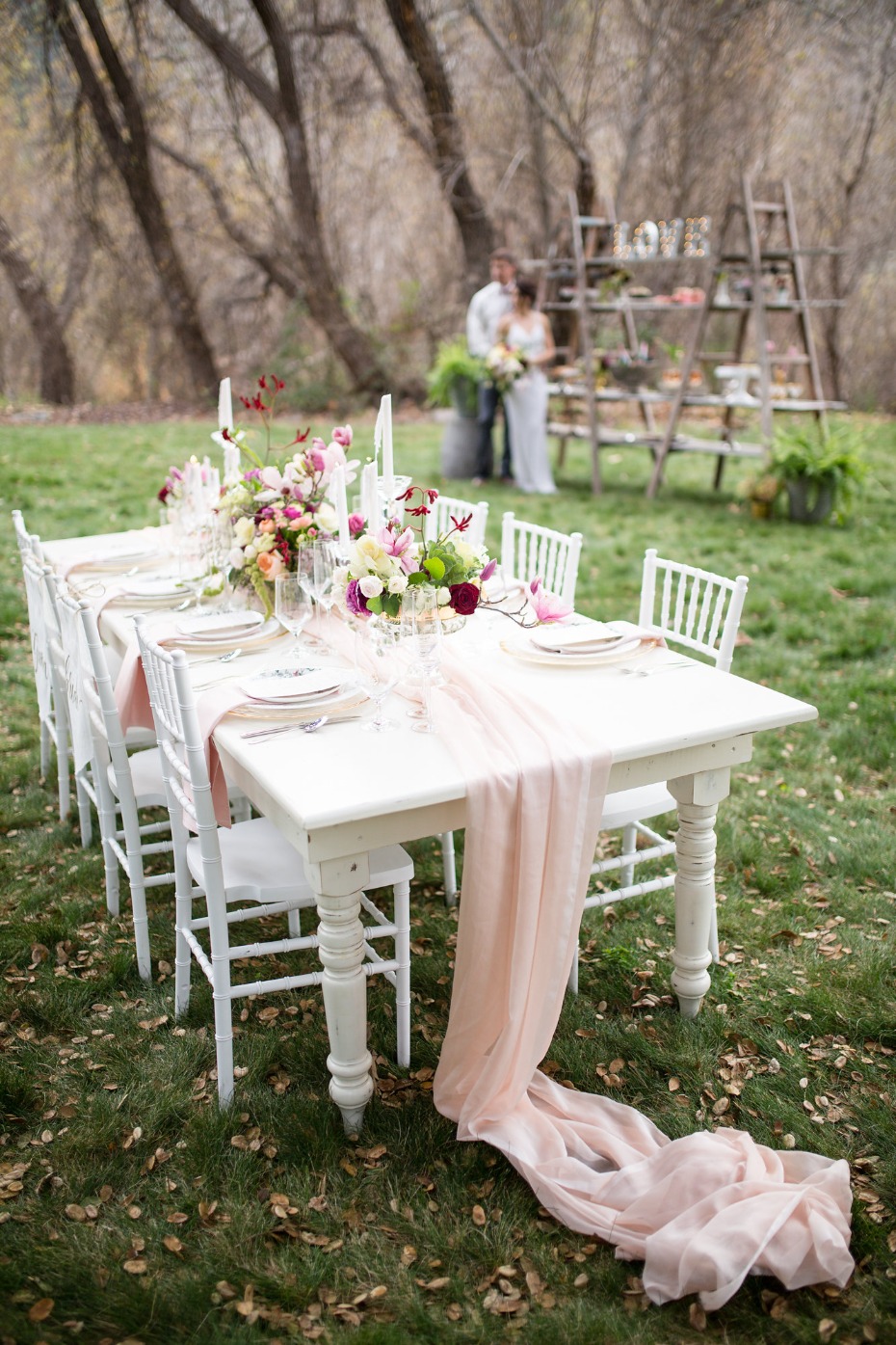 White and blush table decor