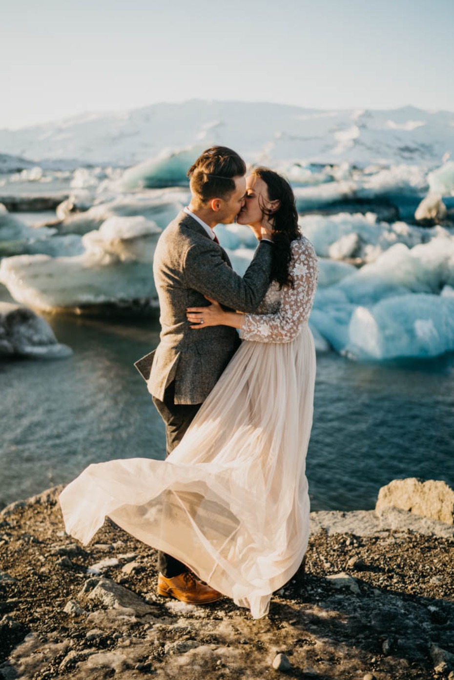 A wildly romantic elopement in Iceland