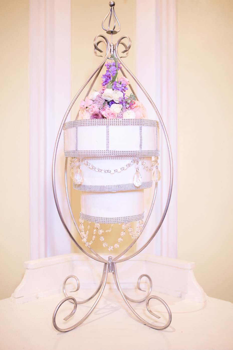 chandelier wedding cake
