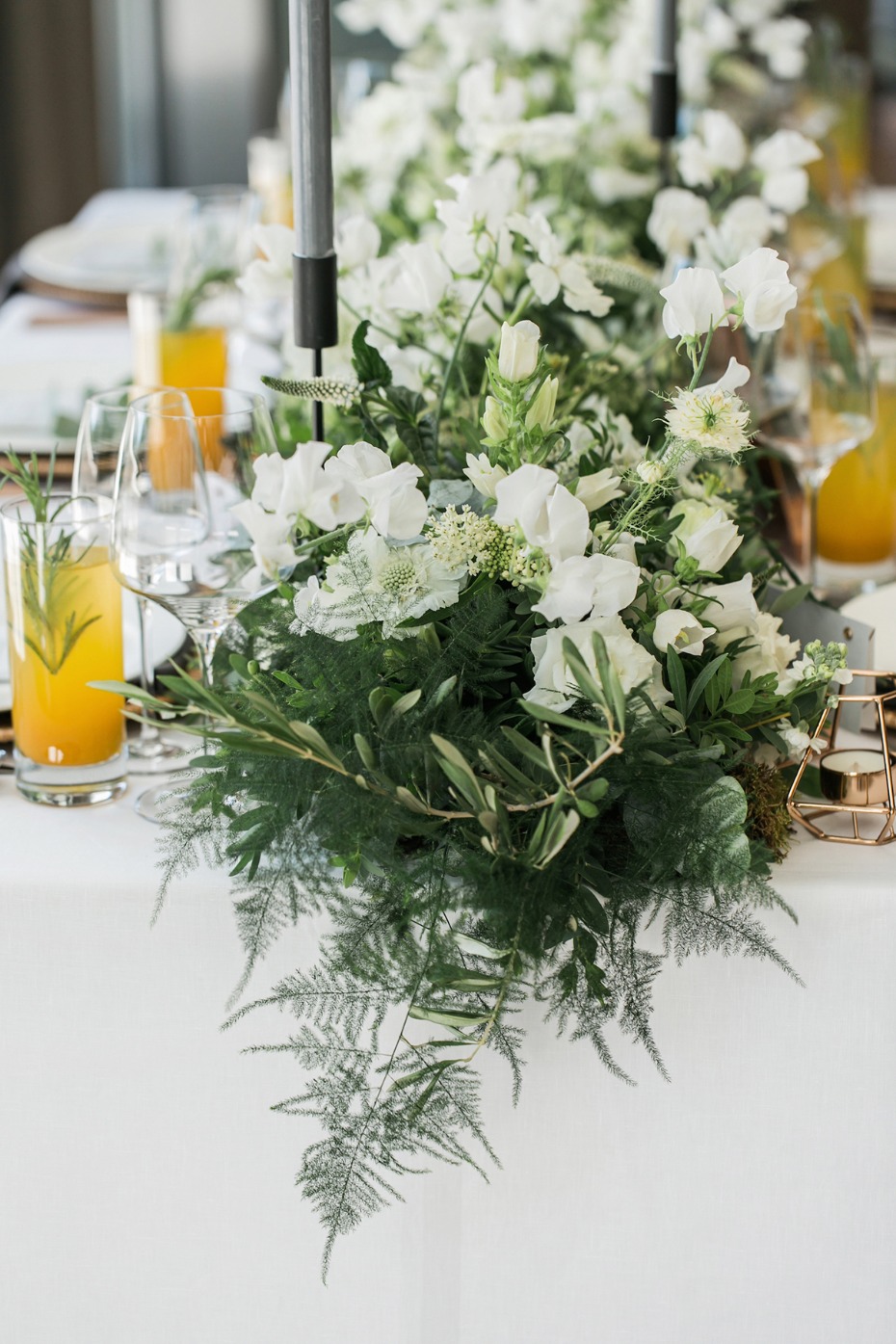 white wedding garland table centerpiece