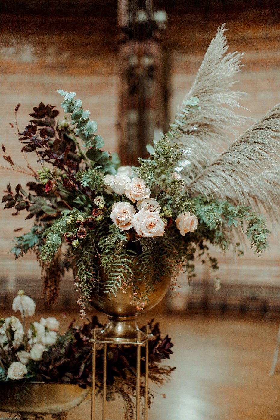 unique and antique styled wedding floral decor