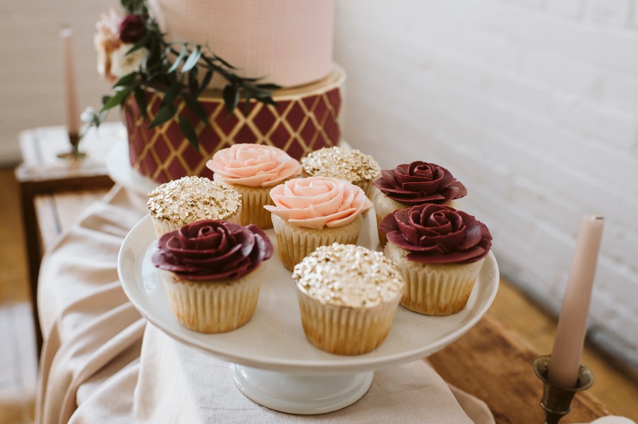 Rose and sparkle cup cakes