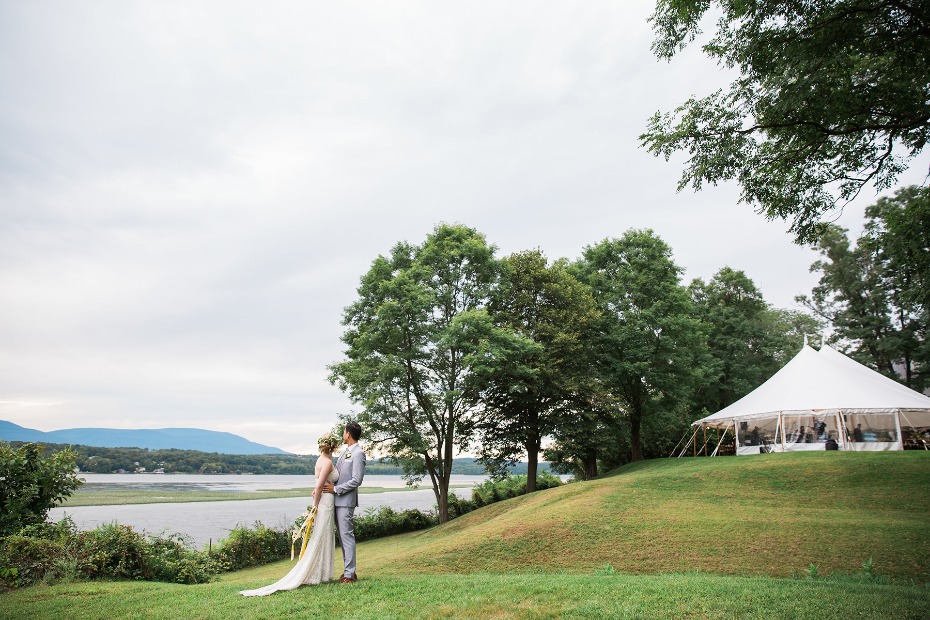 romantic wedding venue on the shore of the Hudson River