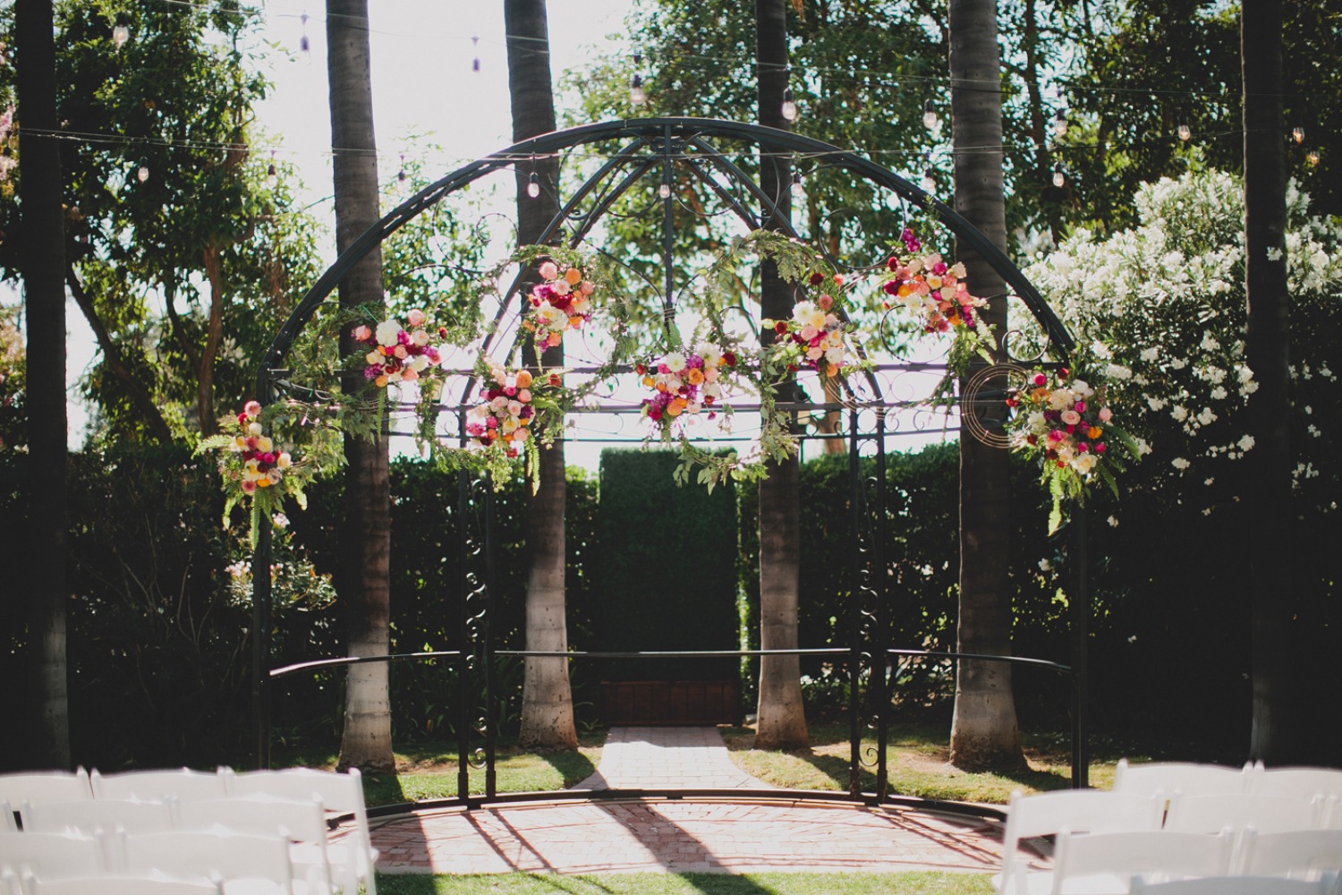 modern-garden-chic-summer-wedding-at