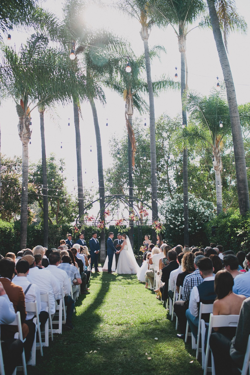 modern-garden-chic-summer-wedding-at