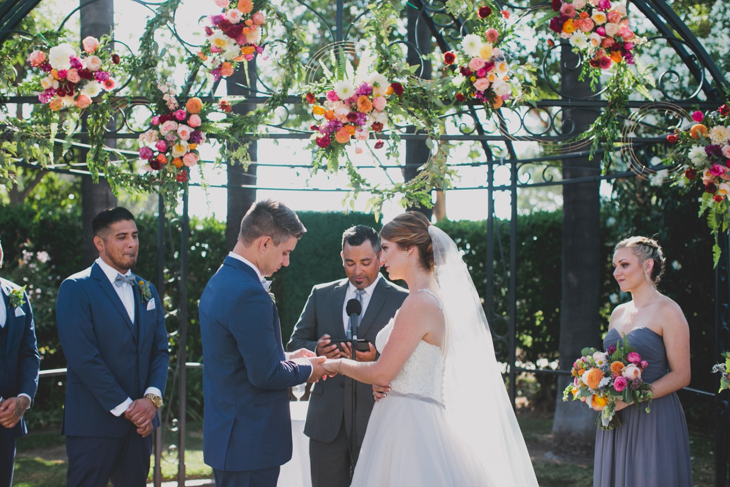 modern-garden-chic-summer-wedding-at
