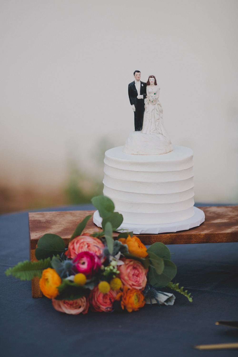 modern-garden-chic-summer-wedding-at