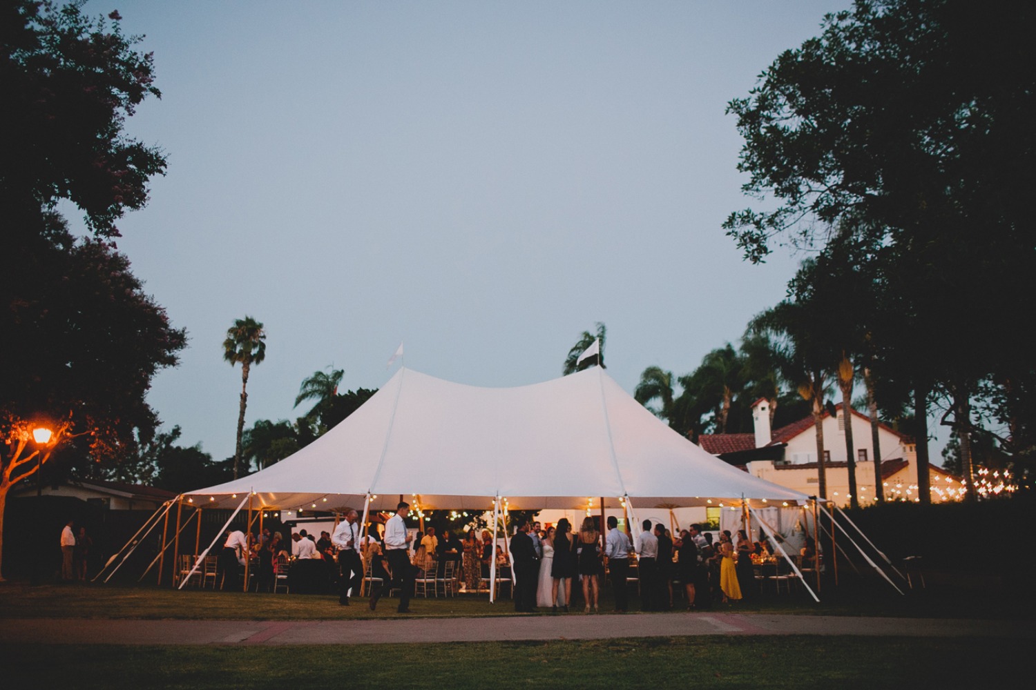 modern-garden-chic-summer-wedding-at