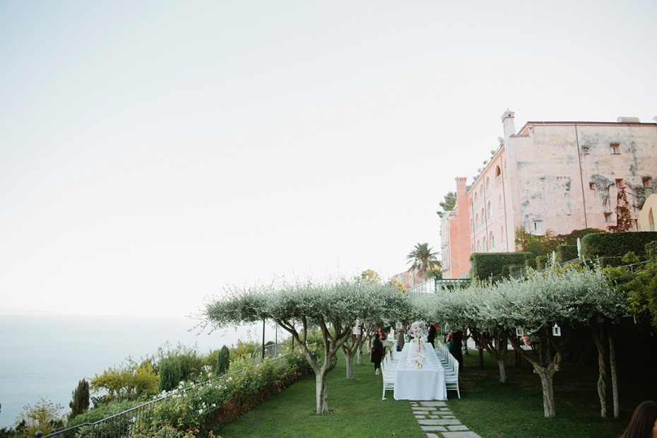 elegant garden style reception on the coast of Italy