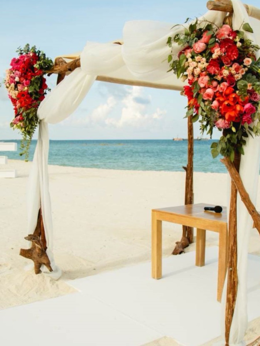 Romantic Wedding on the Beach at Banyan Tree Mayakoba in Mexico