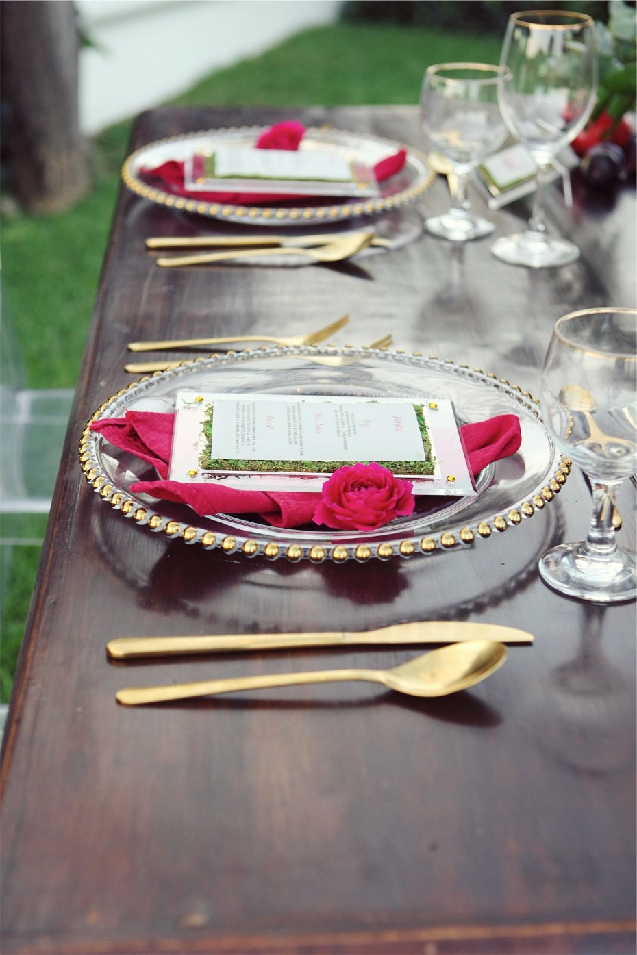 modern and trendy gold and pink place settings