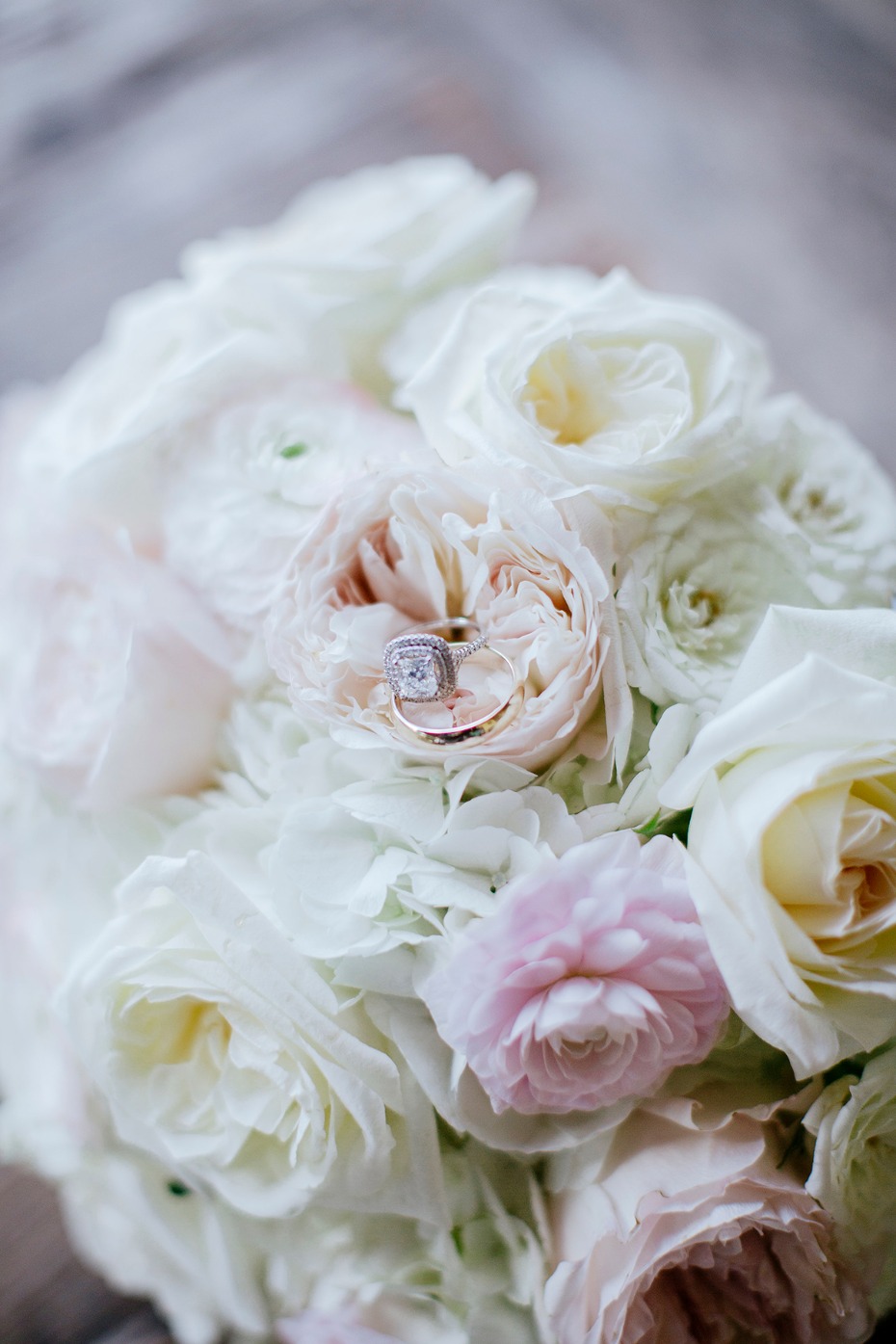 blush and white wedding flowers