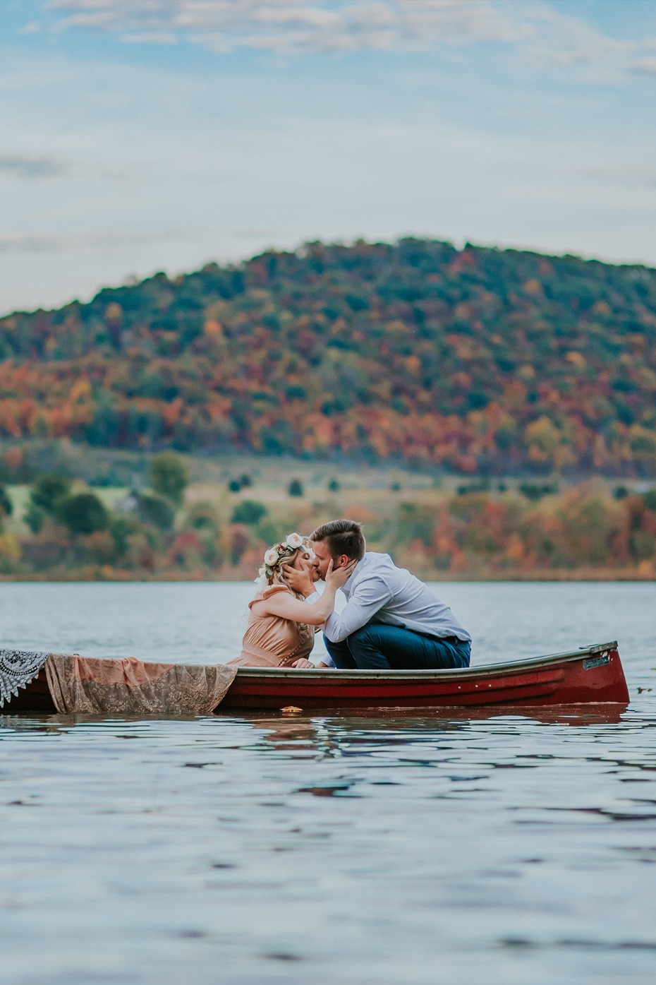 canoe kiss