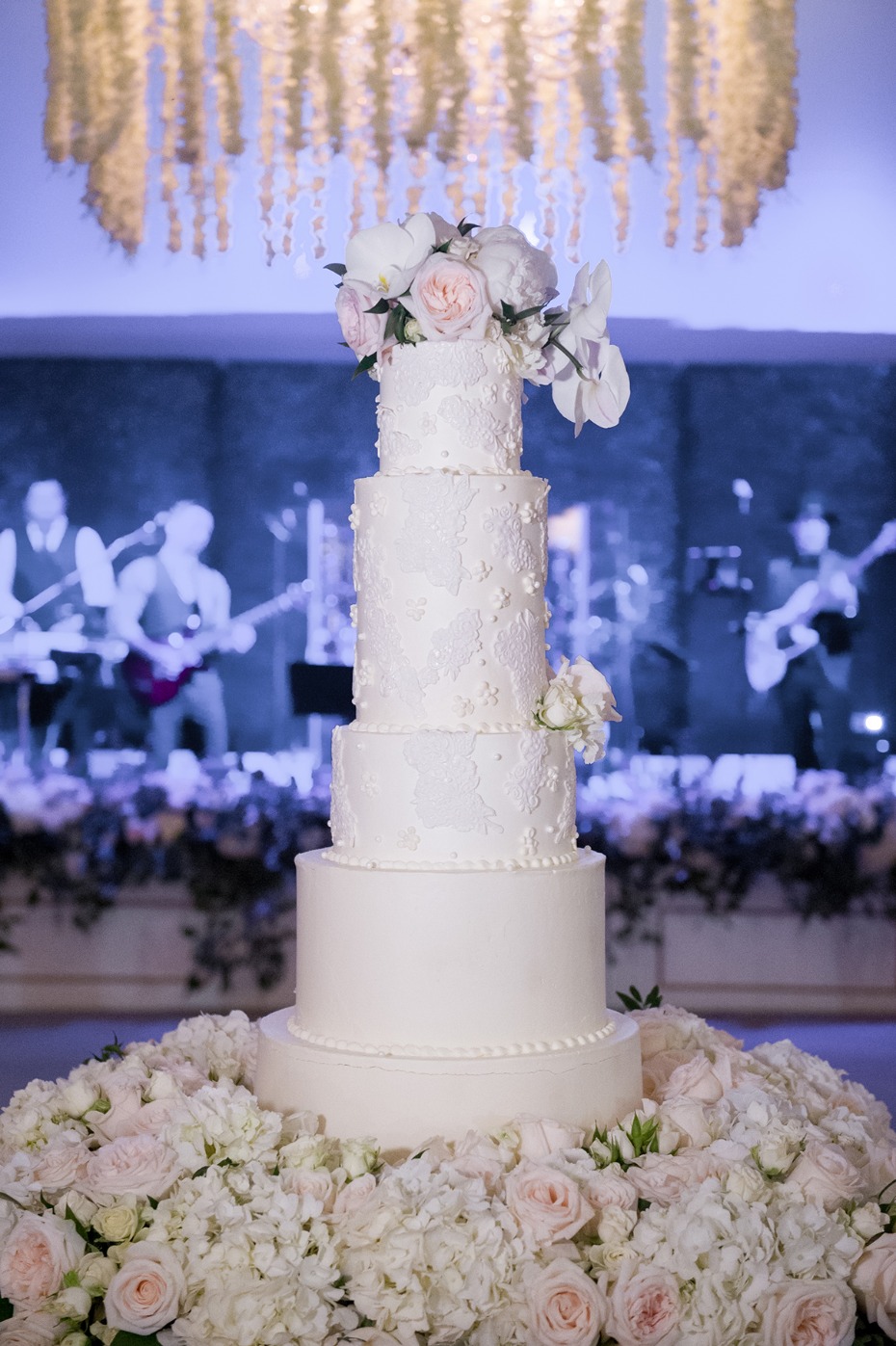 glamorous wedding cake