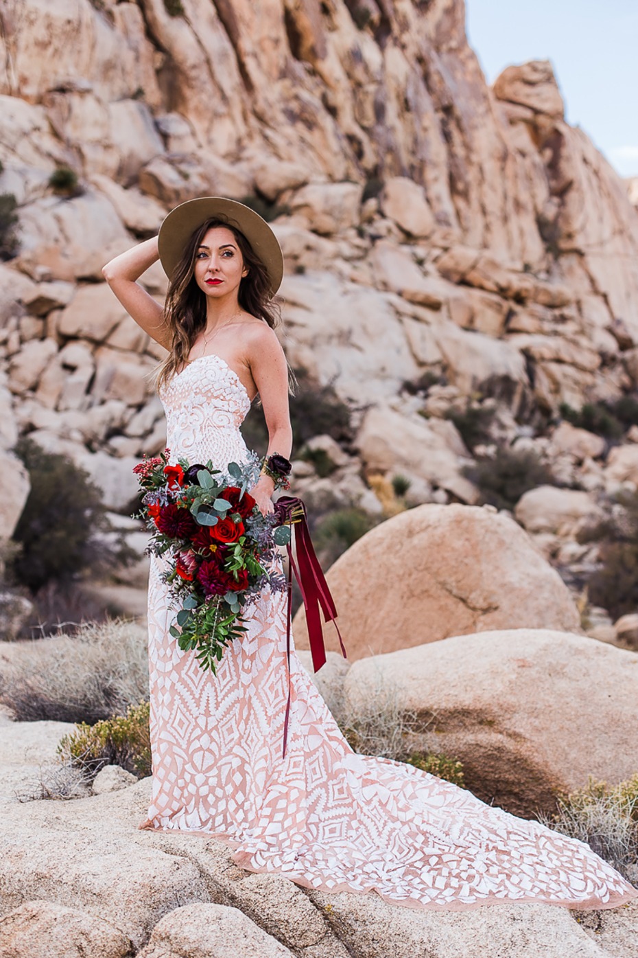 boho bridal style in the desert
